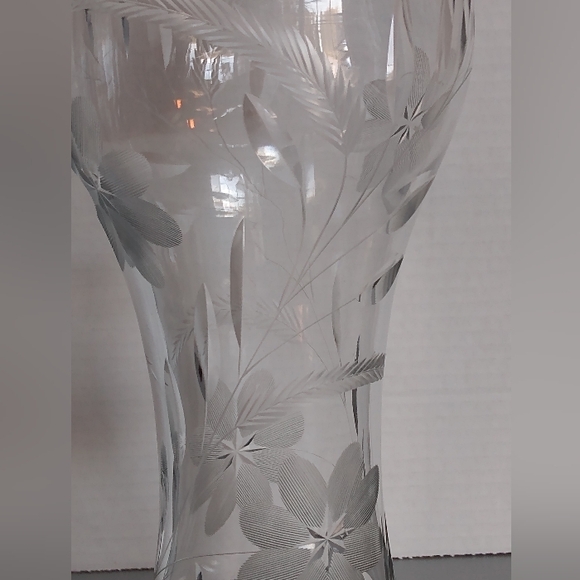 American Brilliant 10" Cut Glass Daisy Vase - Picture 9 of 9